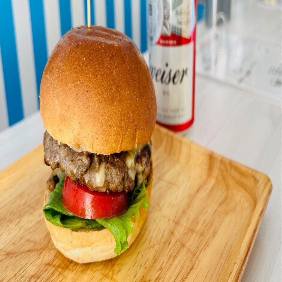 アイドルがいるハンバーガー屋さんの話。｜高野 裕一