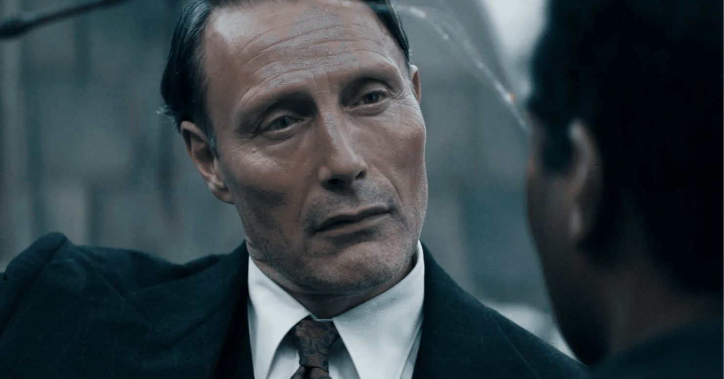 マッツ・ミケルセン ダイカットクッション ファンタビ 573cb0c59a74e4cf0adf00385f9c8f
