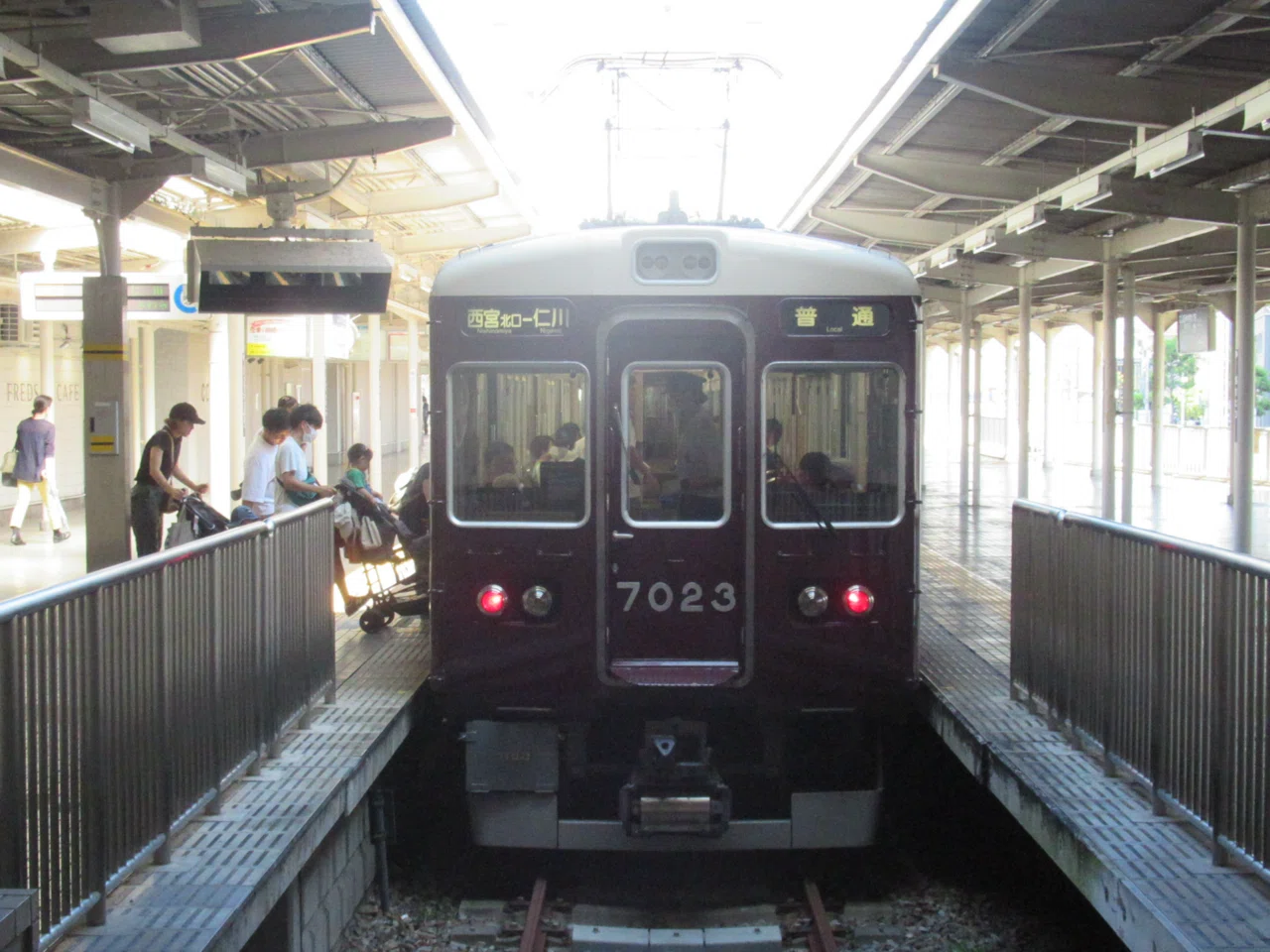 阪急神戸線・今津北線】7023F｜Tau6(タウロク)