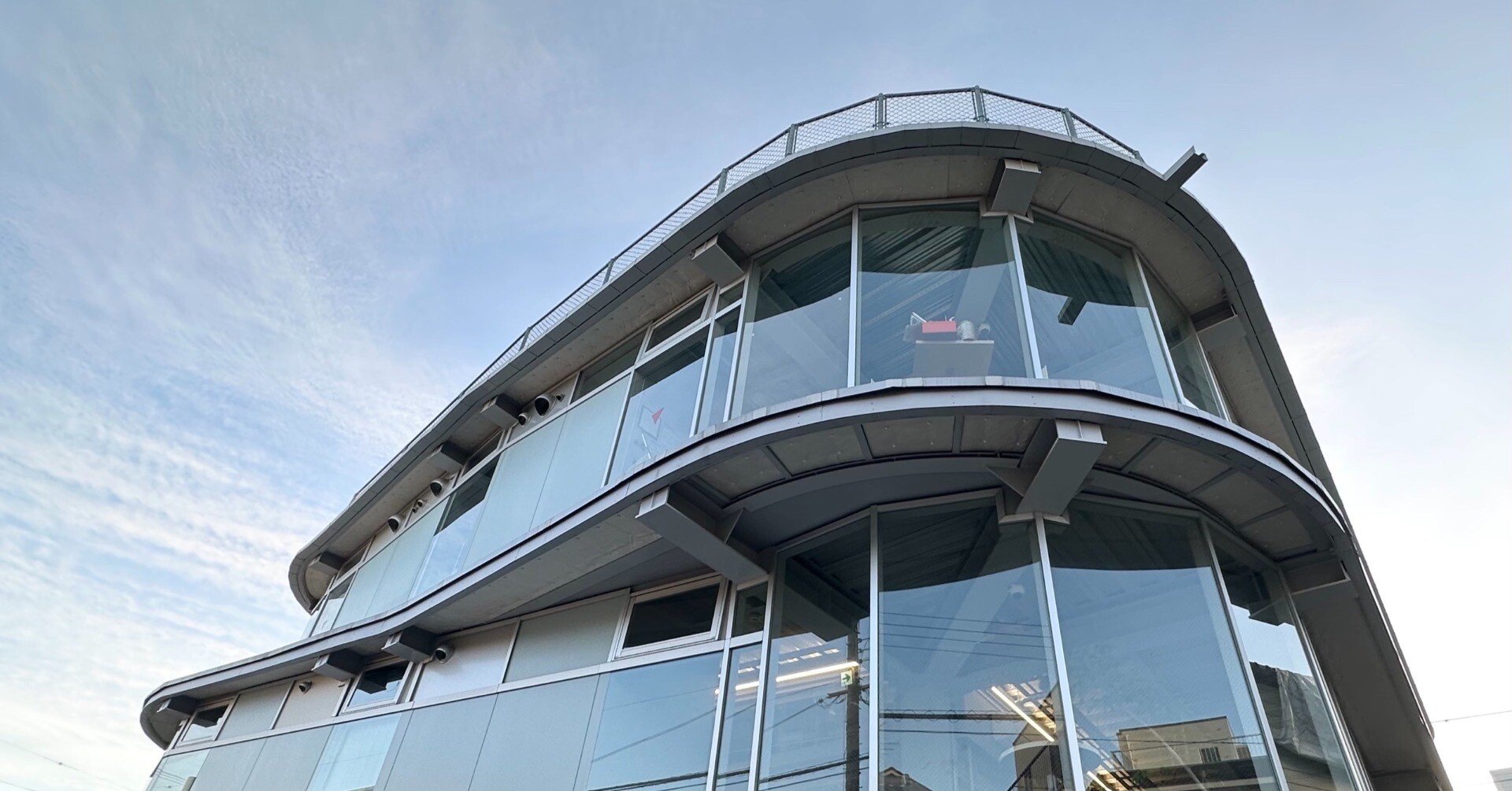 その建物はらせんの空間をたずさえて｜sanchi