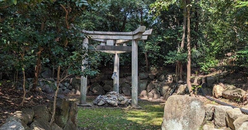 【京都】八角柱三本鳥居とカルネを訪ねて、の話