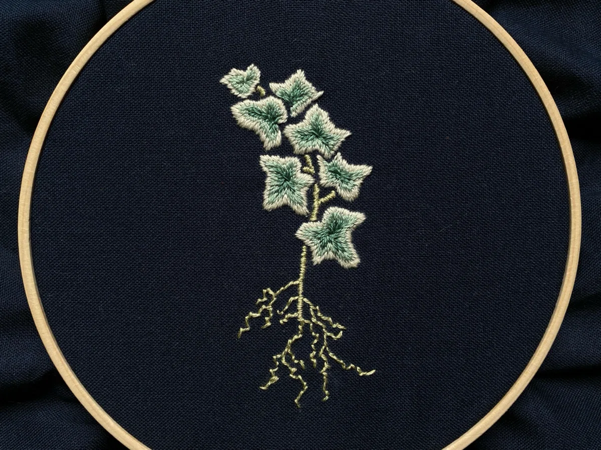 アイビー 立体刺繍と平面刺繍の作り方【無料図案】｜水谷禎子（みずた