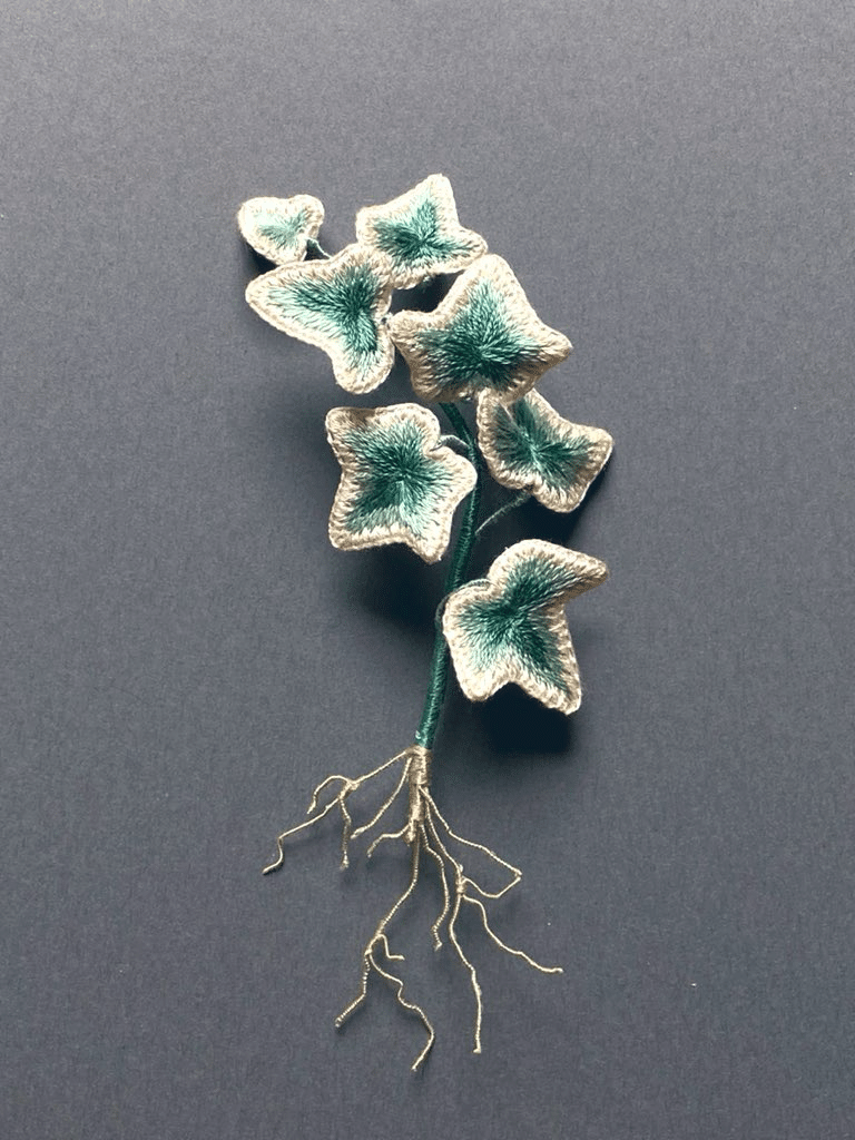 アイビー 立体刺繍と平面刺繍の作り方【無料図案】｜水谷禎子（みずた