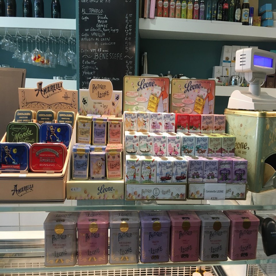 パスティリエ・レオーネ（Pastiglie Leone）：レジ脇で見かけるお洒落