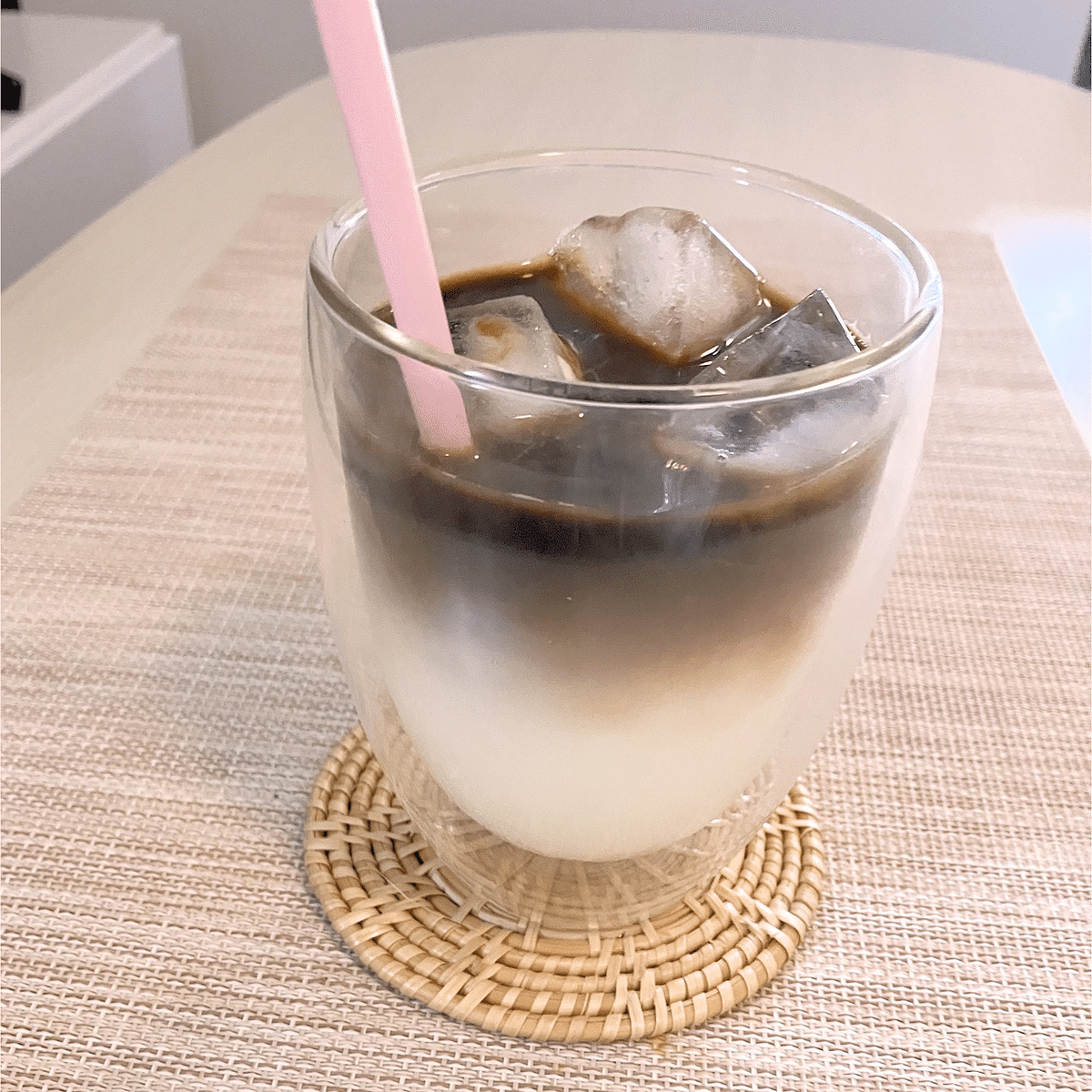 油彩画　アイスコーヒーとアイスカフェラテ fit=scale-down,w=1200