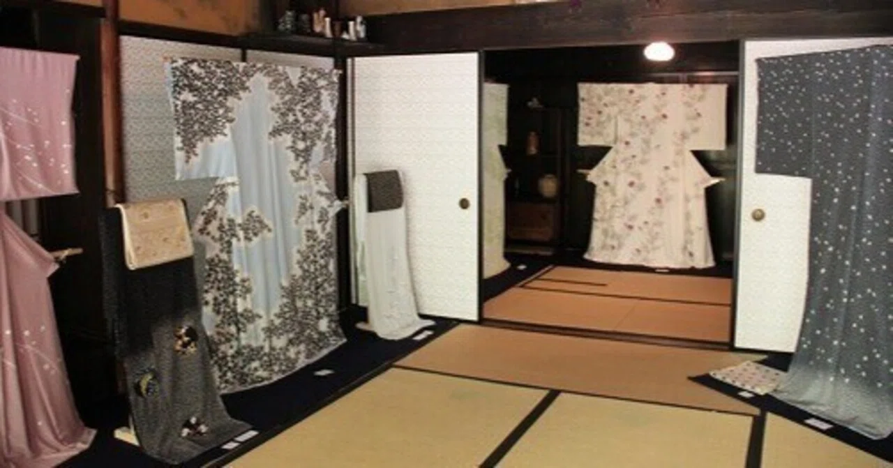 粋！作家物 蒔糊地紋 縦縞模様訪問着 ec10448-1_grande.jpg?v=1715909262