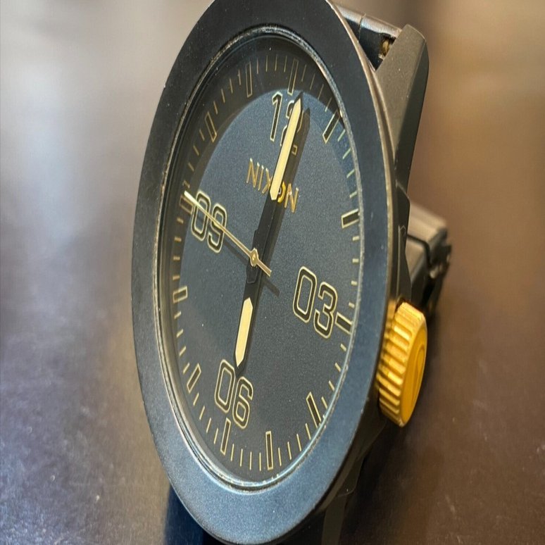 SMILE.TH です。Nixon クロノグラフ 時計 電池交換すみ ニクソン【51‐30】クロノグラフを自分で安く電池交換する方法｜腕時計