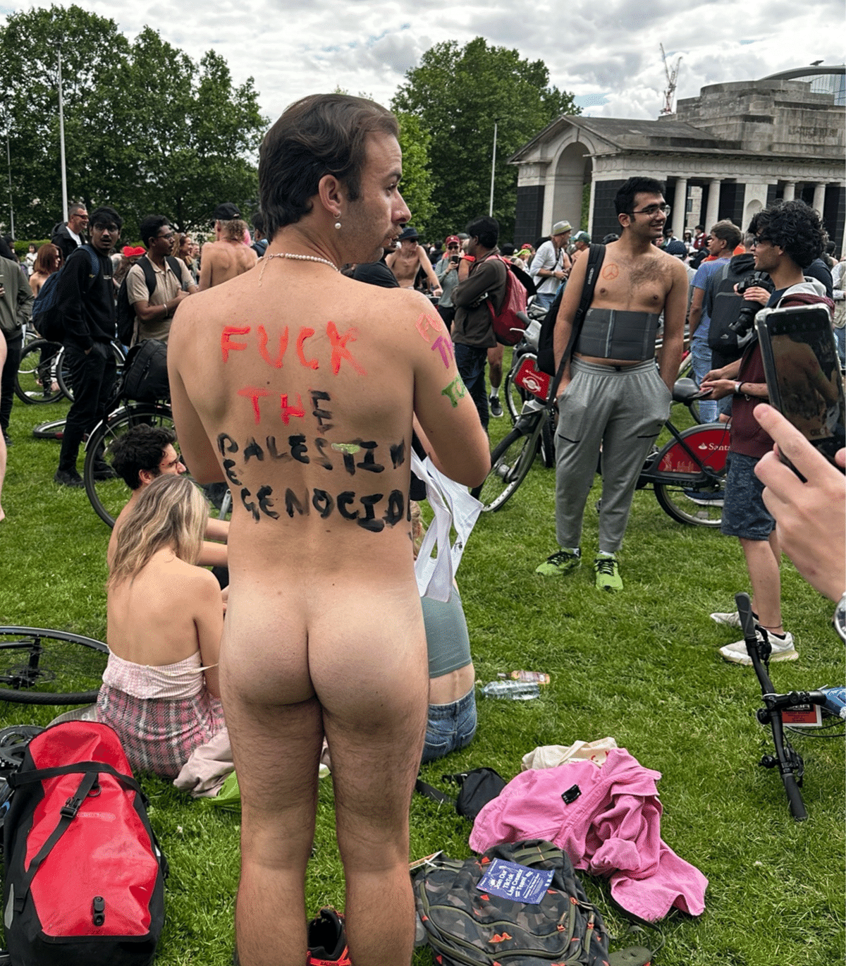 海外 裸 イベント 無修正 ロンドンの奇祭。全裸自転車イベント(WNBR)を見に行った話｜あおい@英国ポスドク生活