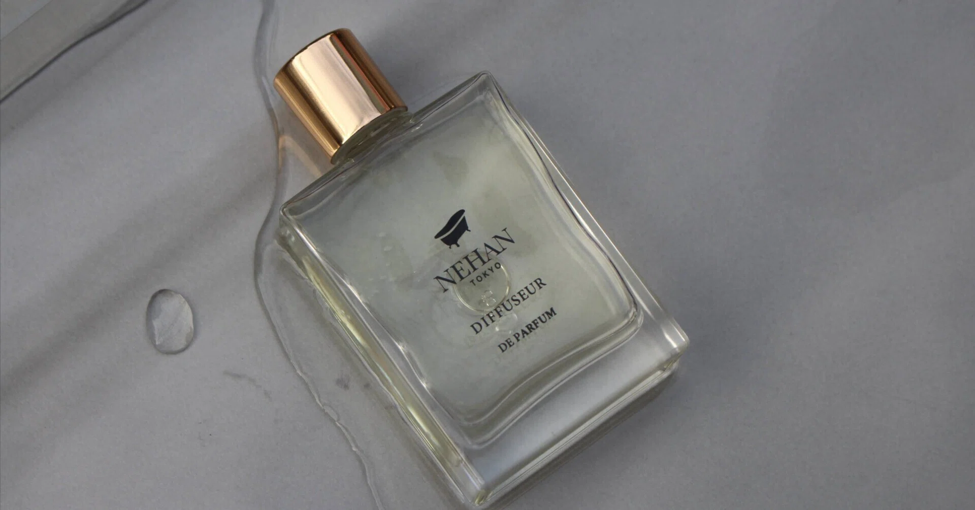 書道　NEHAN TOKYO Eau de Parfum 50ml 風が抜ける草木の森。NEHAN 香水瓶型アロマディフューザーに新作ウッド