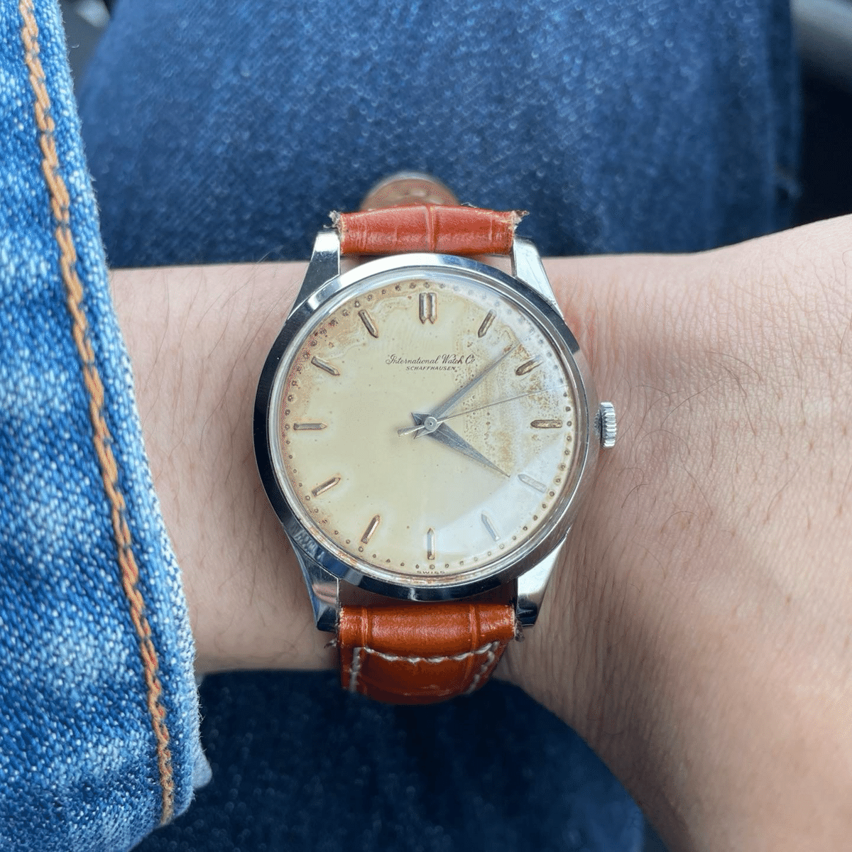 IWCオールドインター シャフハウゼン手巻式3針アイボリーダイヤル1950年代 IWCオールドインター 申し込も シャフハウゼン手巻式3針