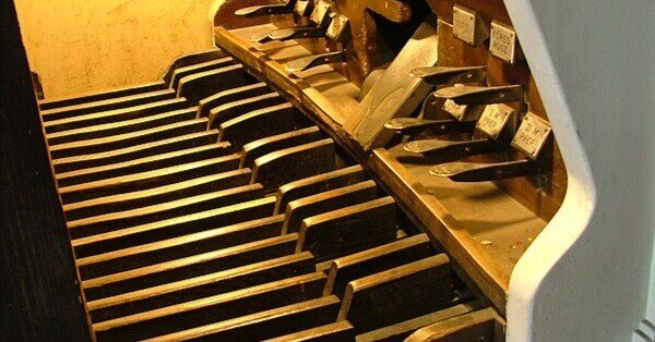 『バッハの鍵盤音楽』（小学館）です！ バッハの鍵盤音楽(デイヴィッド・シューレンバーグ 著 ; 佐藤望, 木村