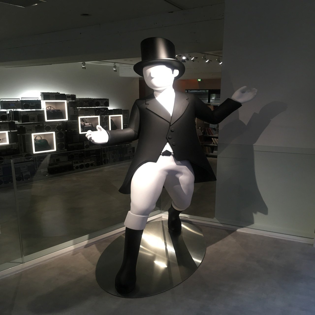 ラジオエルメス（Radio Hermes）：期間限定ラジオ局、観て聴いて楽しむ