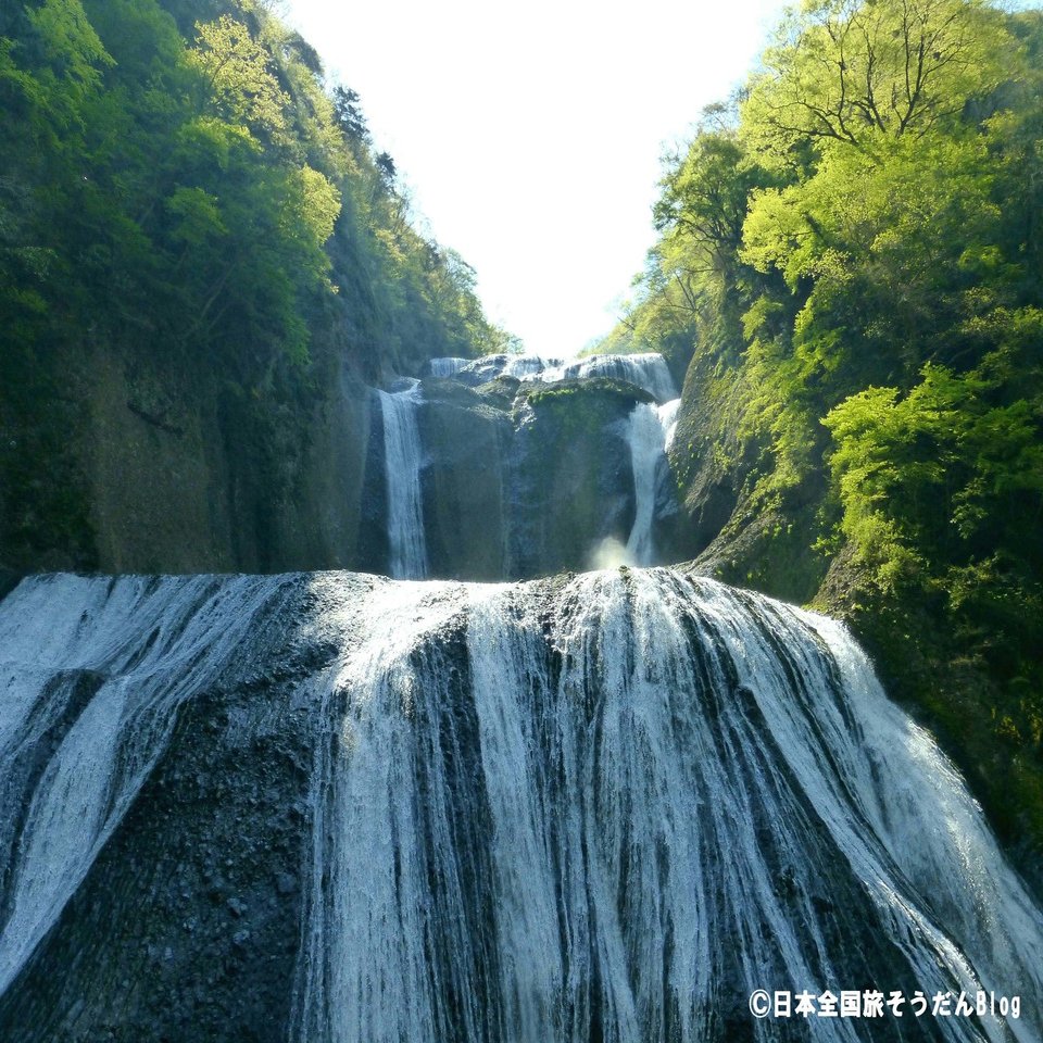四季折々の風景が美しい袋田の滝 月居山ハイキングコースを登って生瀬の滝も楽しもう てっぴぃ 日本の美しい風景を紹介する旅ライター Note