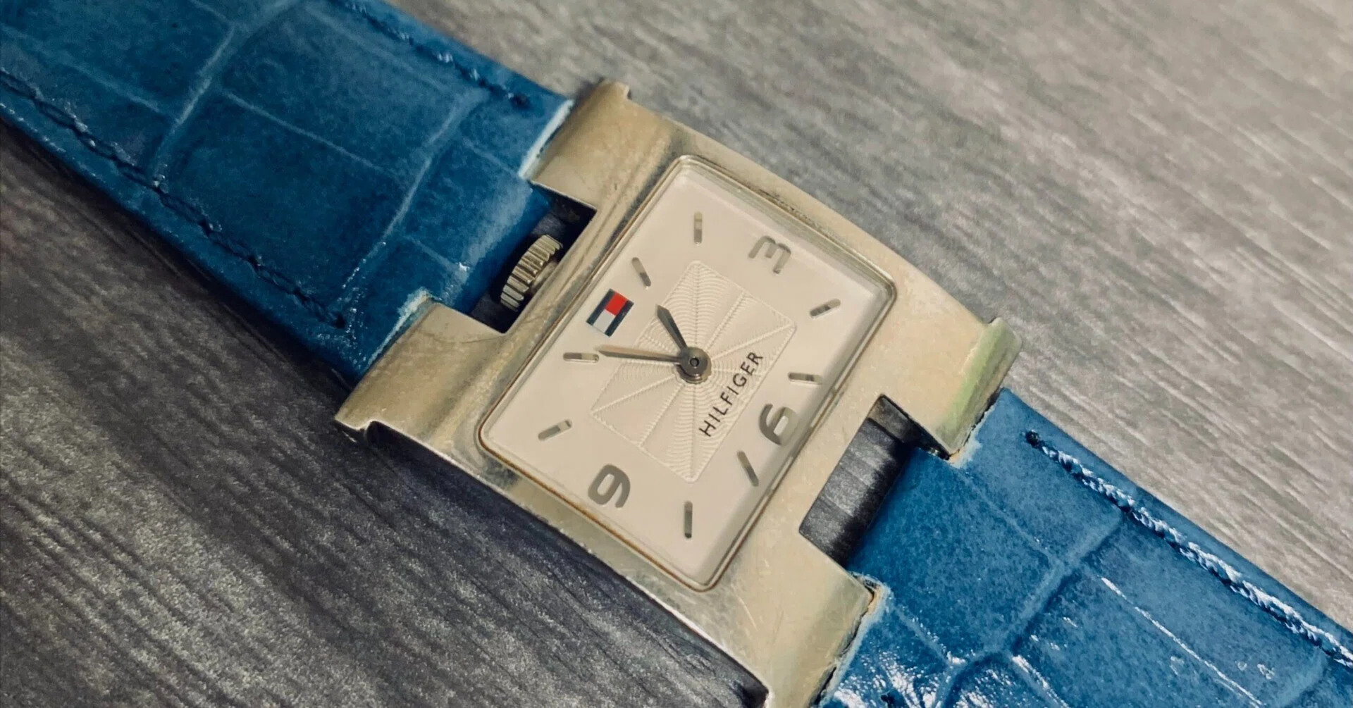 トミー ヒルフィガー（Tommy Hilfiger）時計の電池交換と修理ガイド 