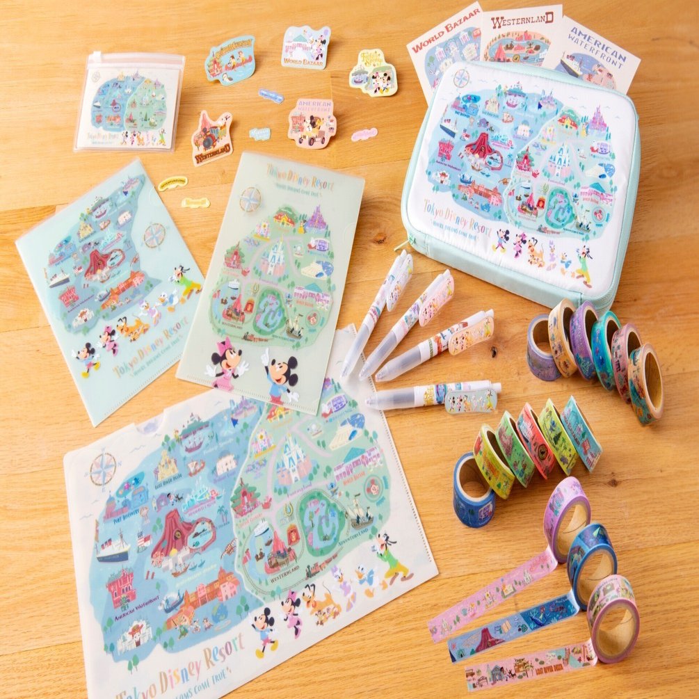 ミッキーたちが楽しそうに巡っているパークのマップやアイコンを