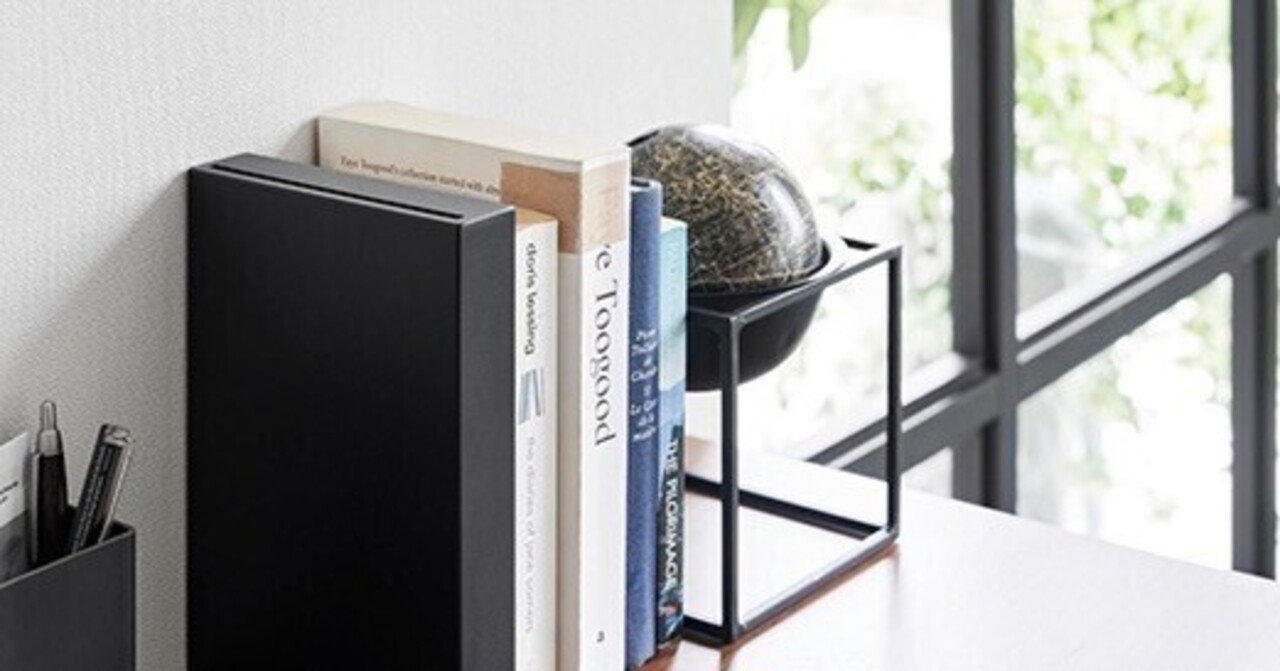 ハードカバーの書籍サイズでスリムに、スマートに、目立たず使える貯金箱。コインと紙幣に対応、マグネットで取り付けも可能。｜AssistOn