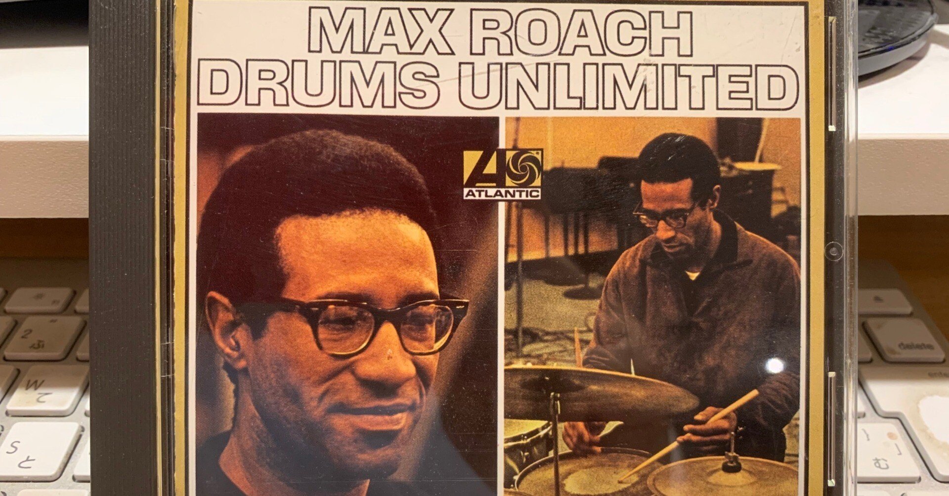 マックスローチ MAX ROACH+4【米マーキュリー社特別制作盤・超入手困難】 Amazon.co.jp: リッチVSローチ/2大ドラマーの対決+4: ミュージック