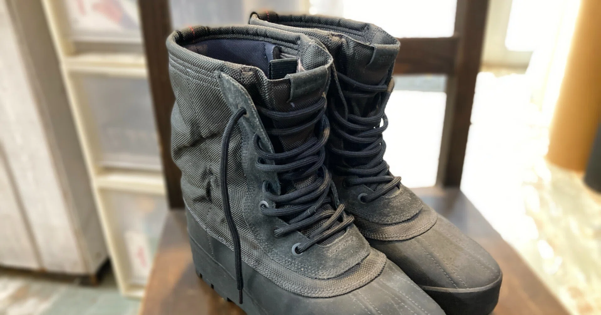 ライニング補修】adidas Yeezy 950の破れたライニングの修理｜CREA