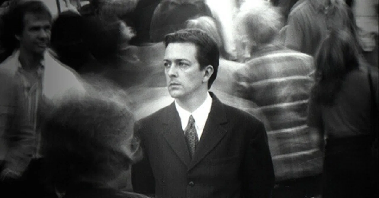 Christopher Nolan's Debut Film 'Following' - A Thrilling Display of Non ...