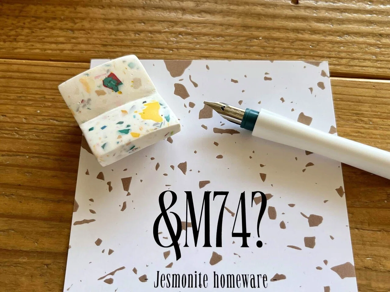 &M74?】食べたくなってしまうジェスモナイトトレイ＆ペンレストを買い 
