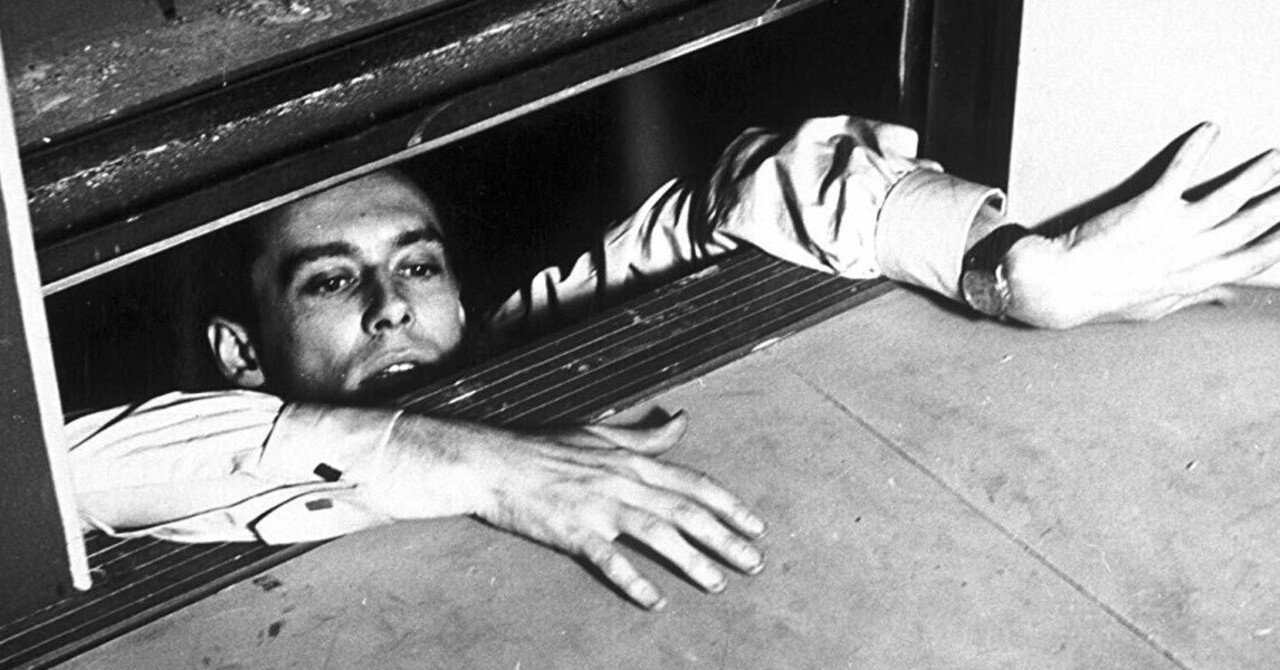死刑台のエレベーター 1958公開2折 初版 L・マル監督 J・モロー、M・ロネ Amazon.co.jp: 死刑台のエレベーター HDリマスター版 [DVD