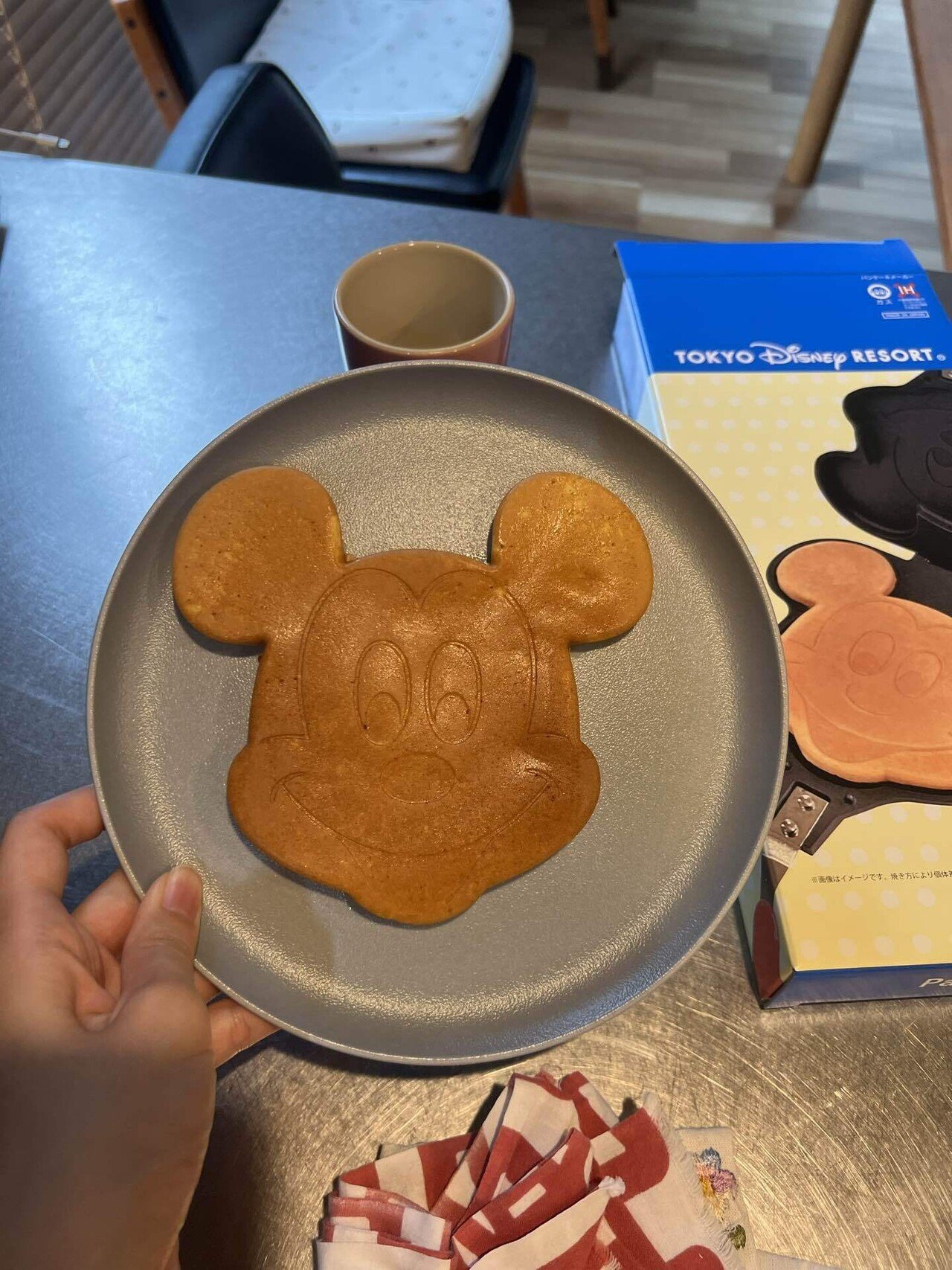 ミッキーのパンケーキメーカー使ってみた｜小麦粉とバター