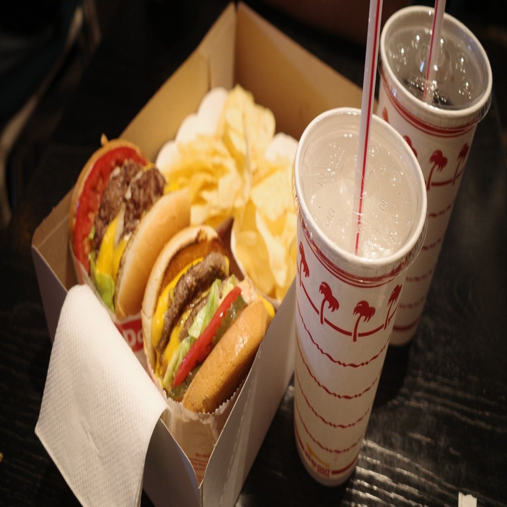 日本未上陸!】In-N-Out Burgerのポップアップに行ってきた!｜mari