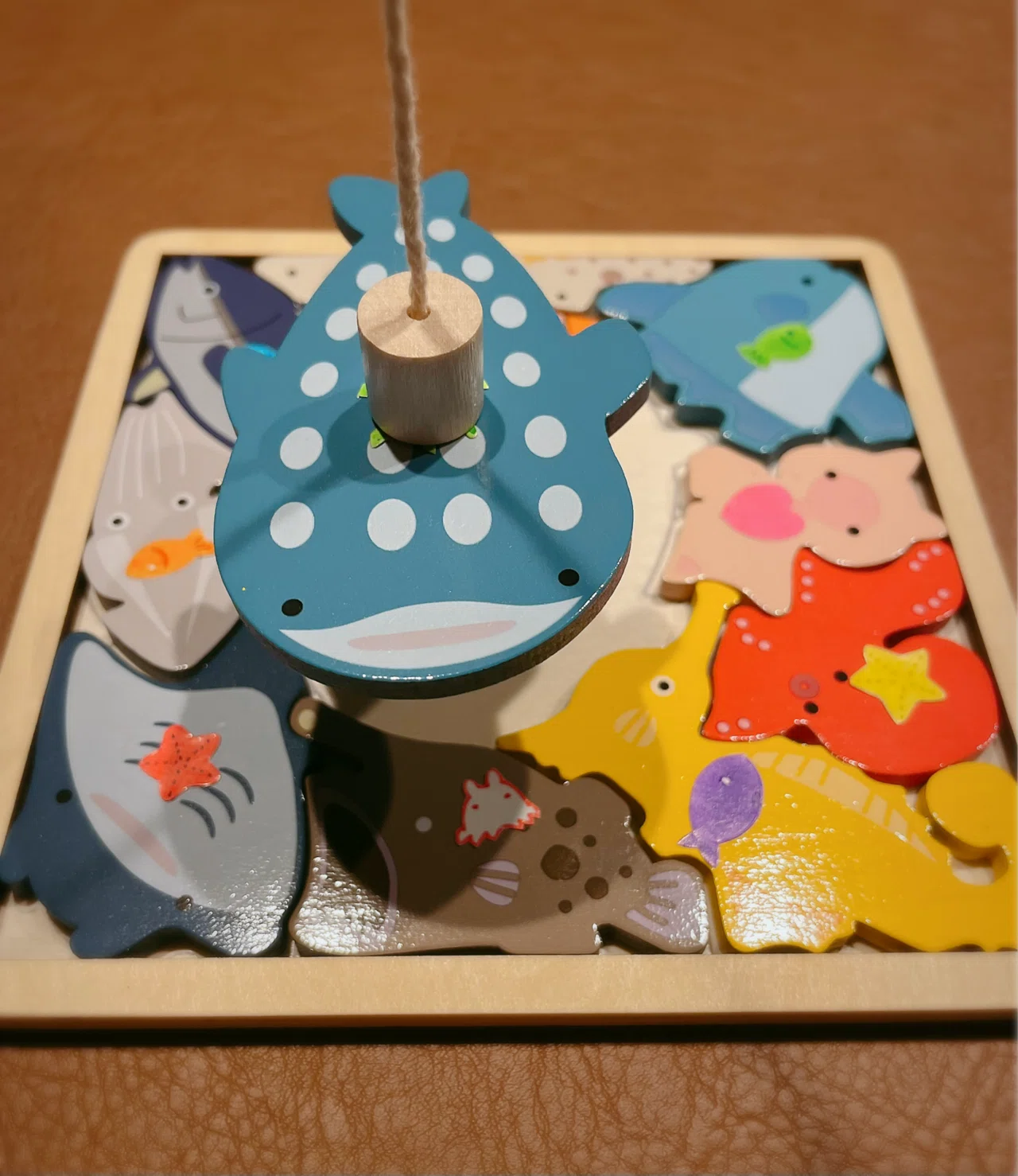 ▶︎木製パズルの水族館を釣り堀にする｜むむぐらふ