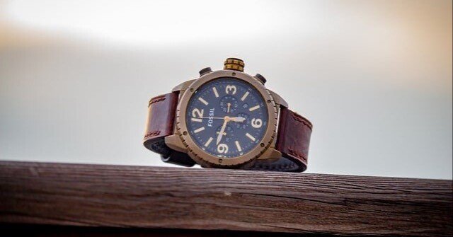 テンス（tense）の腕時計は電池交換はできるけど修理はできない