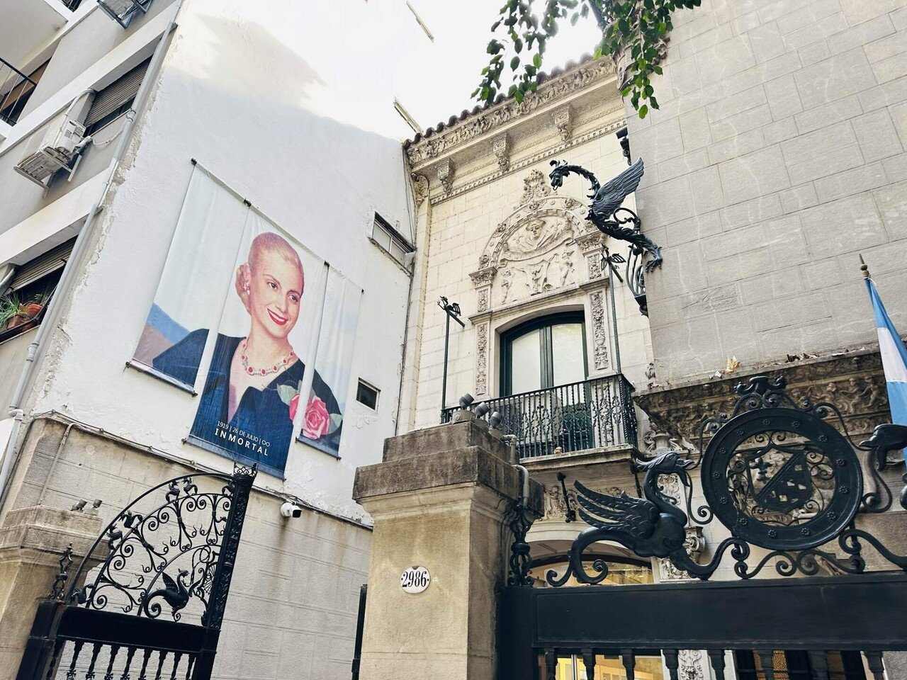 有名人気分？！エビータ博物館で出会った子どもたちとの想い出