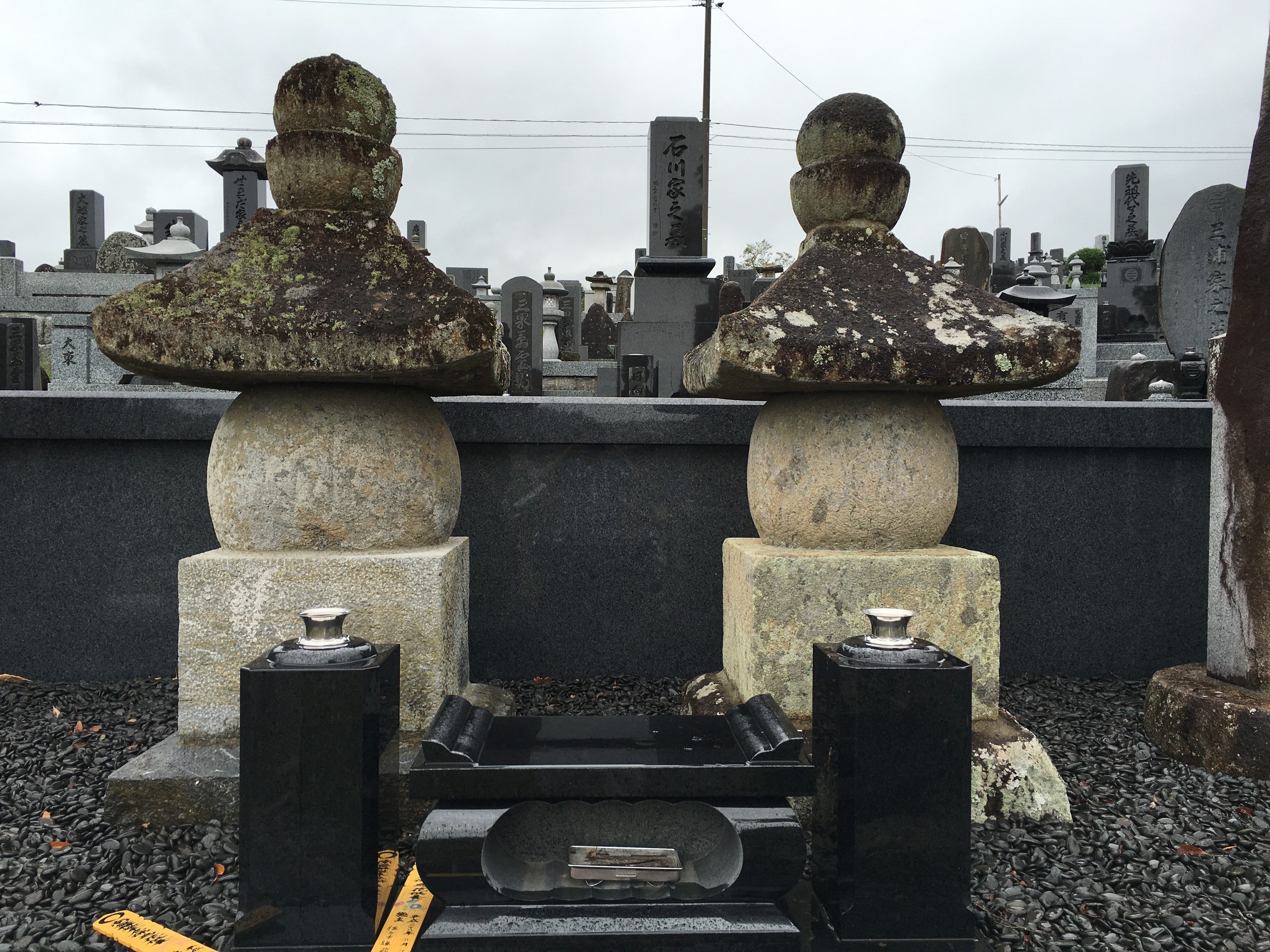 東北地方の石造物⑬：浄勝寺五輪塔（伝・佐藤継信・忠信の墓）｜綾