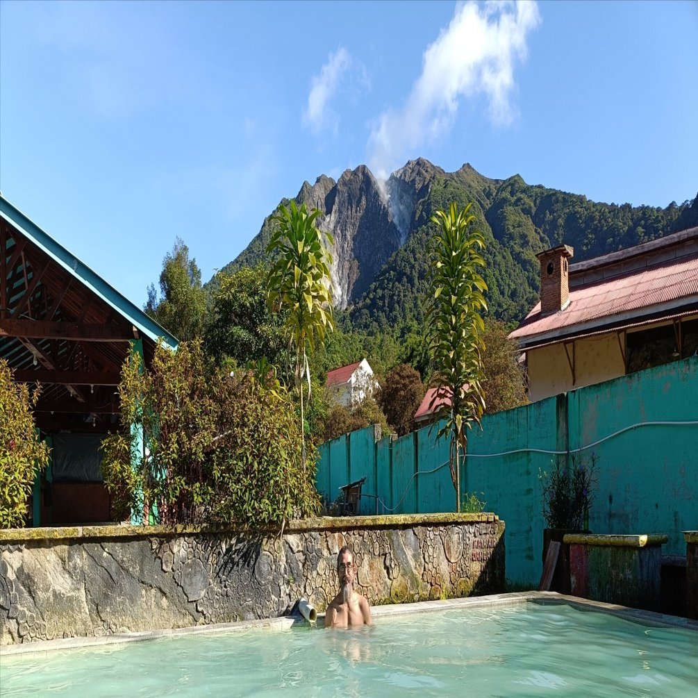 スマトラ島の温泉をめぐる旅 10日目 ブラスタギの温泉を楽しんでから町