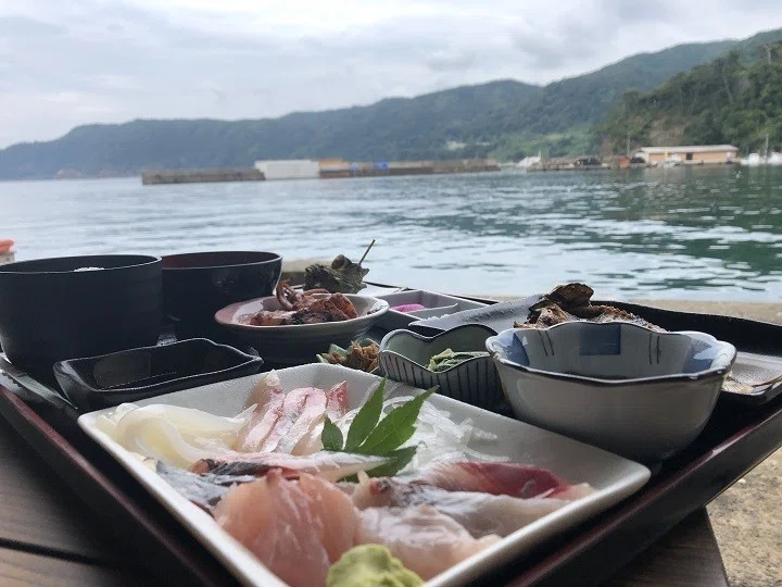 魚と大自然と美味いメシに恵まれた聖地、京都・伊根の蒲入漁港！｜釣り 