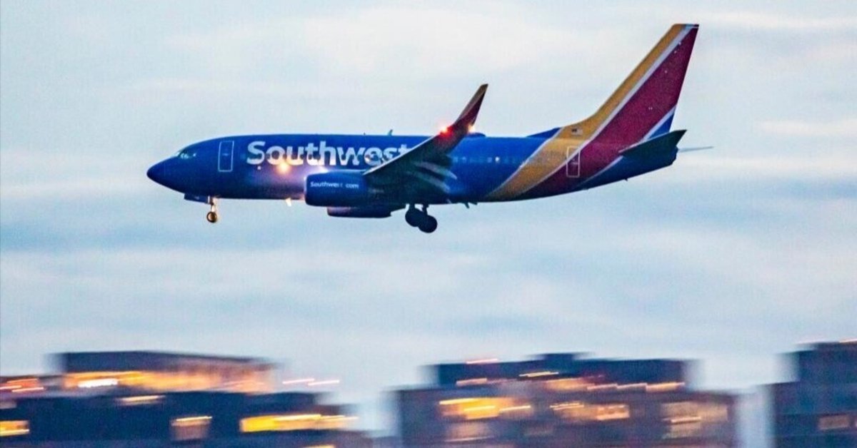 サウスウエスト航空のボーイング737が不可解な急降下、「家に衝突するかと思った」｜DigitalCreator