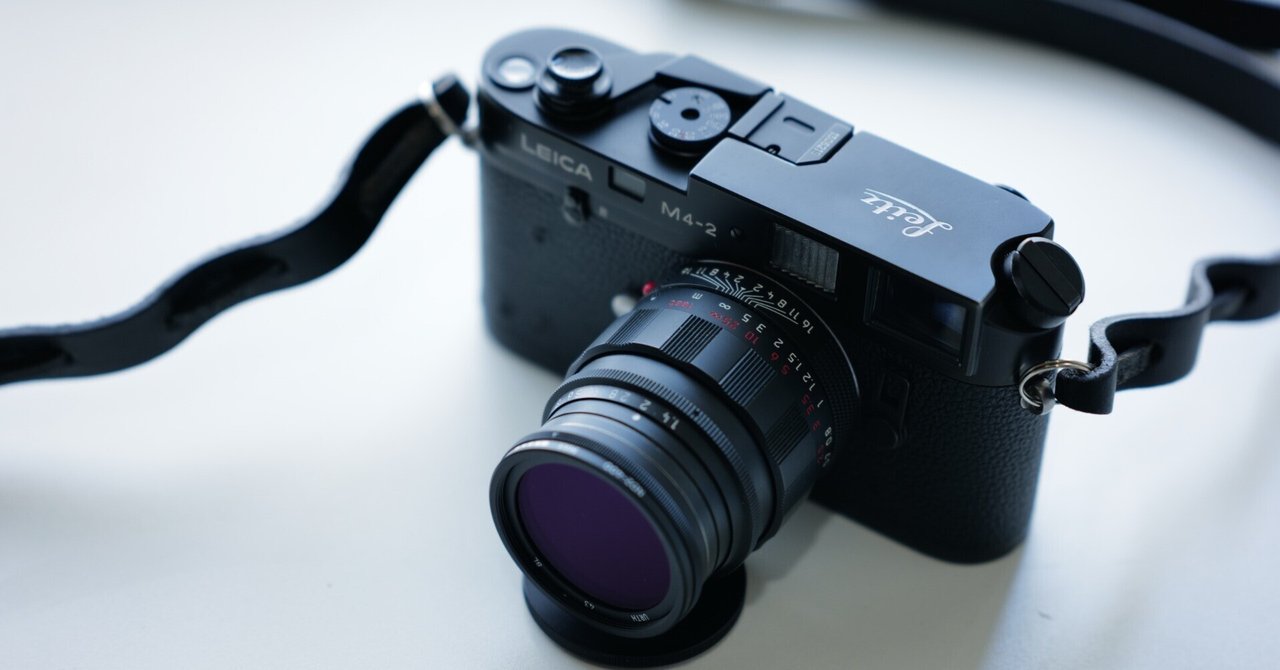 定番の冬ギフト ミニマリストな私が、フィルムカメラ「Leica M4-2」をあえて今 フィルムカメラ