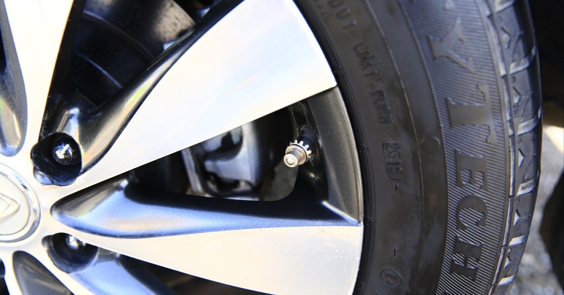 マジ軽ナット　自動車用　4個セット　バルブキャップ無し マジ軽ナット 自動車用 4個セット（金属製バルブキャップなし