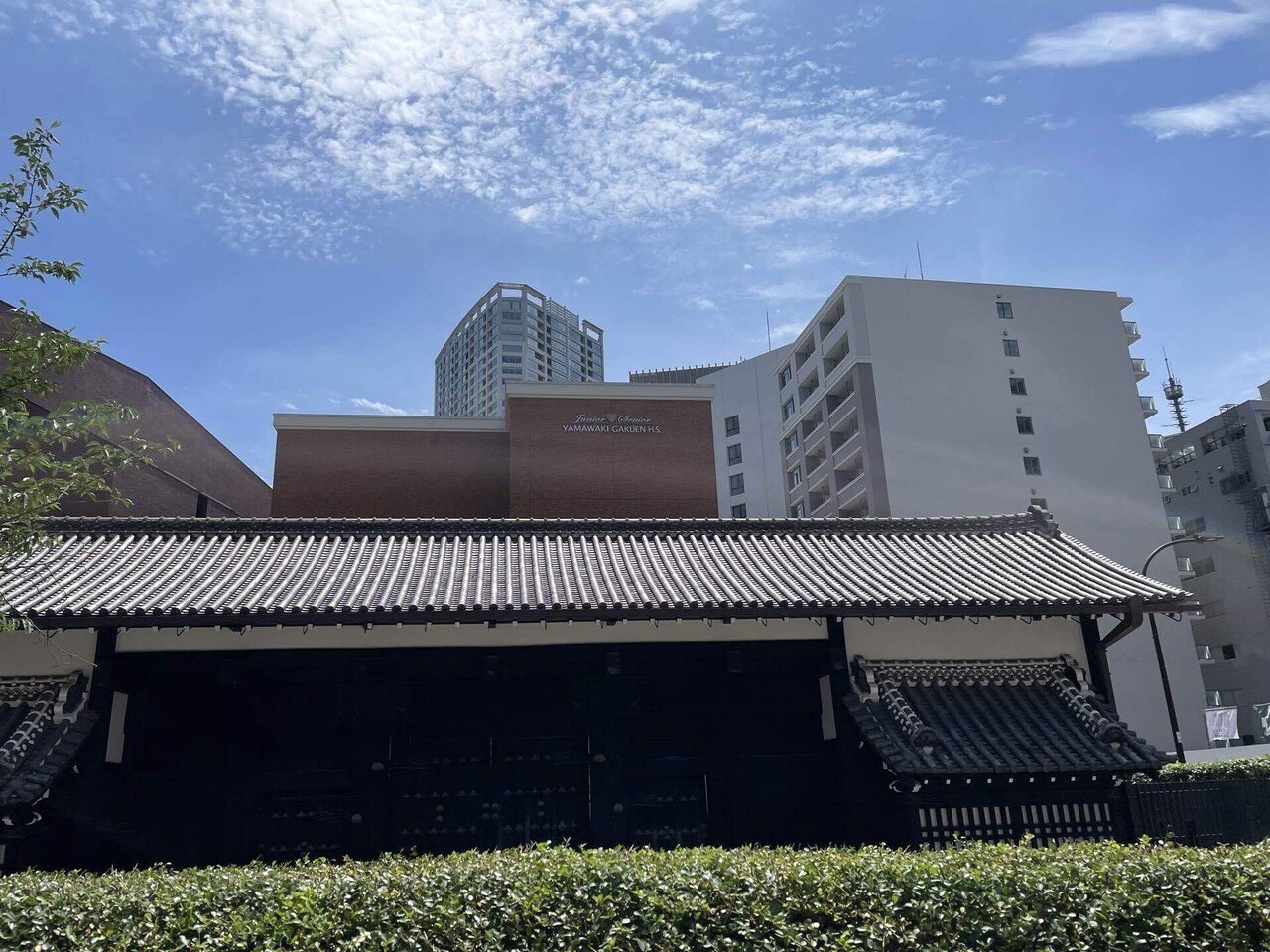 山脇学園の重要文化財・武家屋敷門｜門田和雄