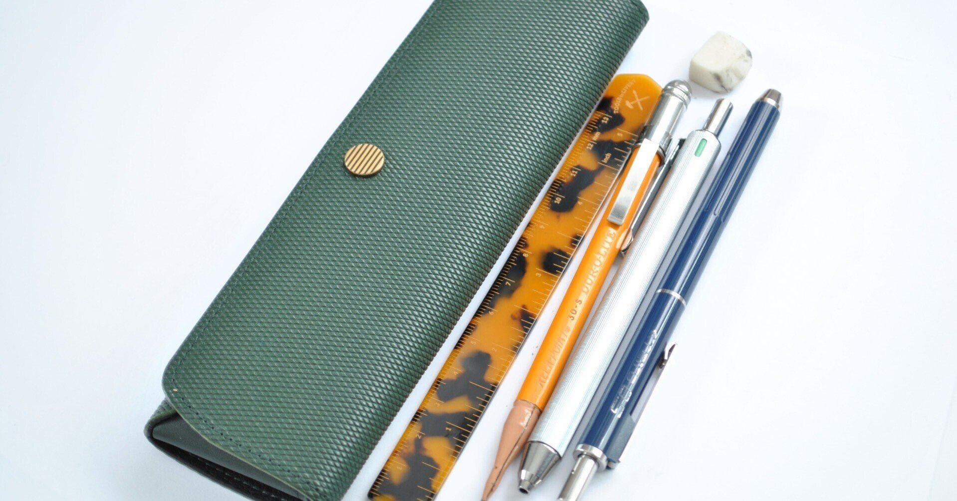 入手困難】ラダイト ラウンドジップペンケース カフェラテ 入手困難