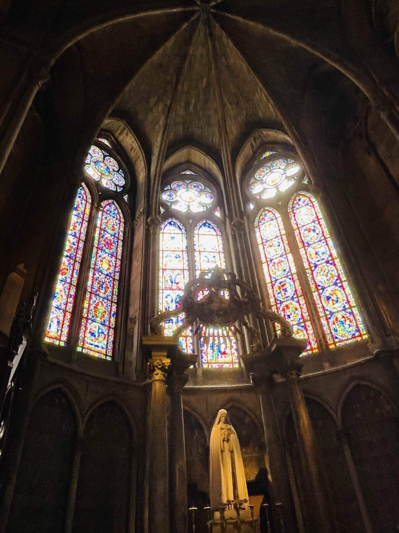 シャンパーニュ地方🇫🇷ランス/シャガールのステンドグラスの大聖堂