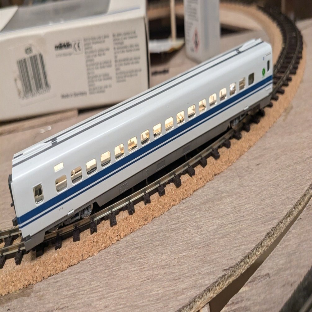 KATOの700系に自作室内灯を取り付けてみる｜MSA