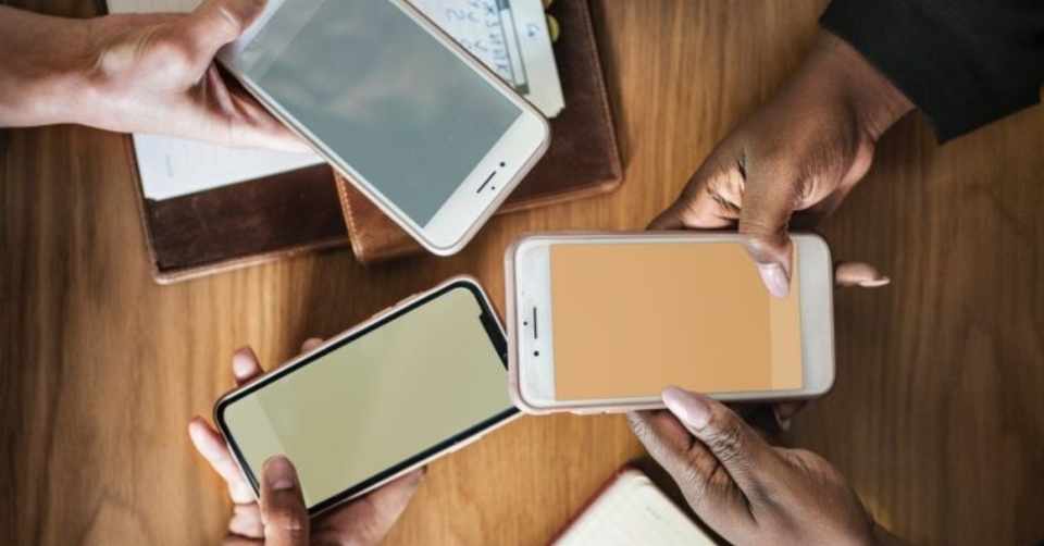 和訳 Smartphones Hurting The Environment More Than Any Other Household Electronics Chihiro Note