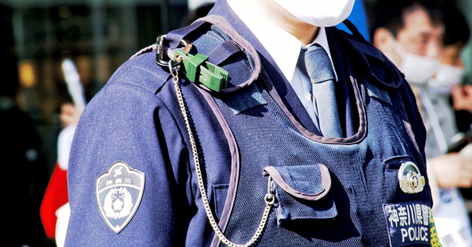 防刃チョッキ 耐刃防護衣 （警察官、襲われる｜河野博紀）
