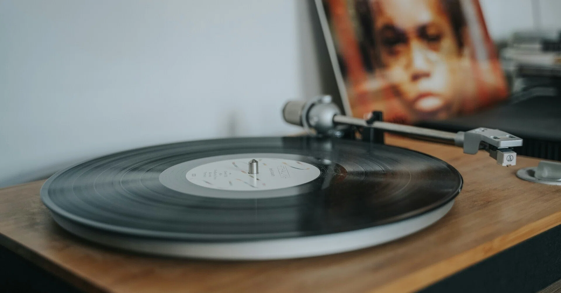 中古レコード店スタッフが一生ものの音楽と出会ったはなし｜Face