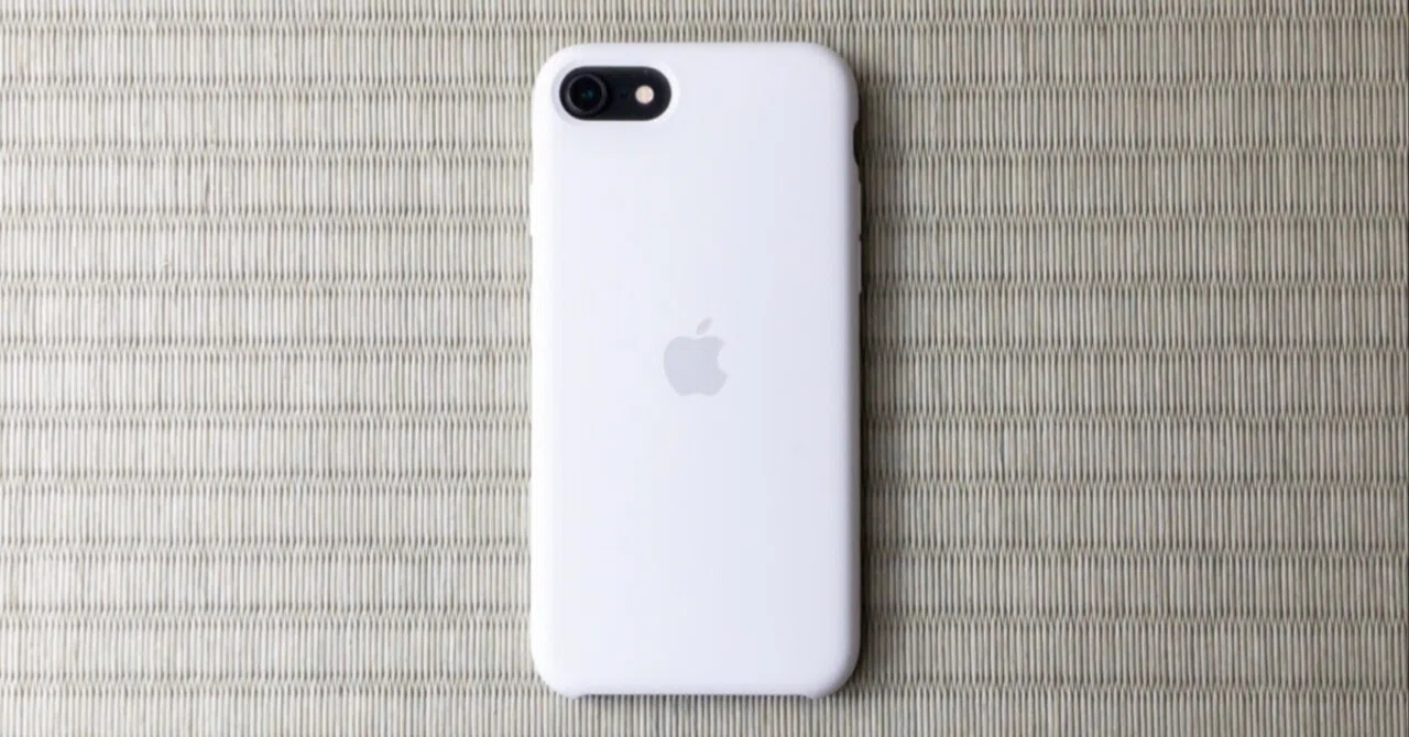 iPhone SE(第2世代) Apple 純正シリコーンケース超長期レビュー。2年半
