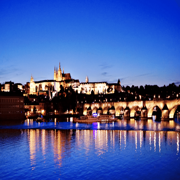 プラハ観光最大の目玉 プラハ城 聖ヴィート大聖堂 チェコ Shun Hazama Note