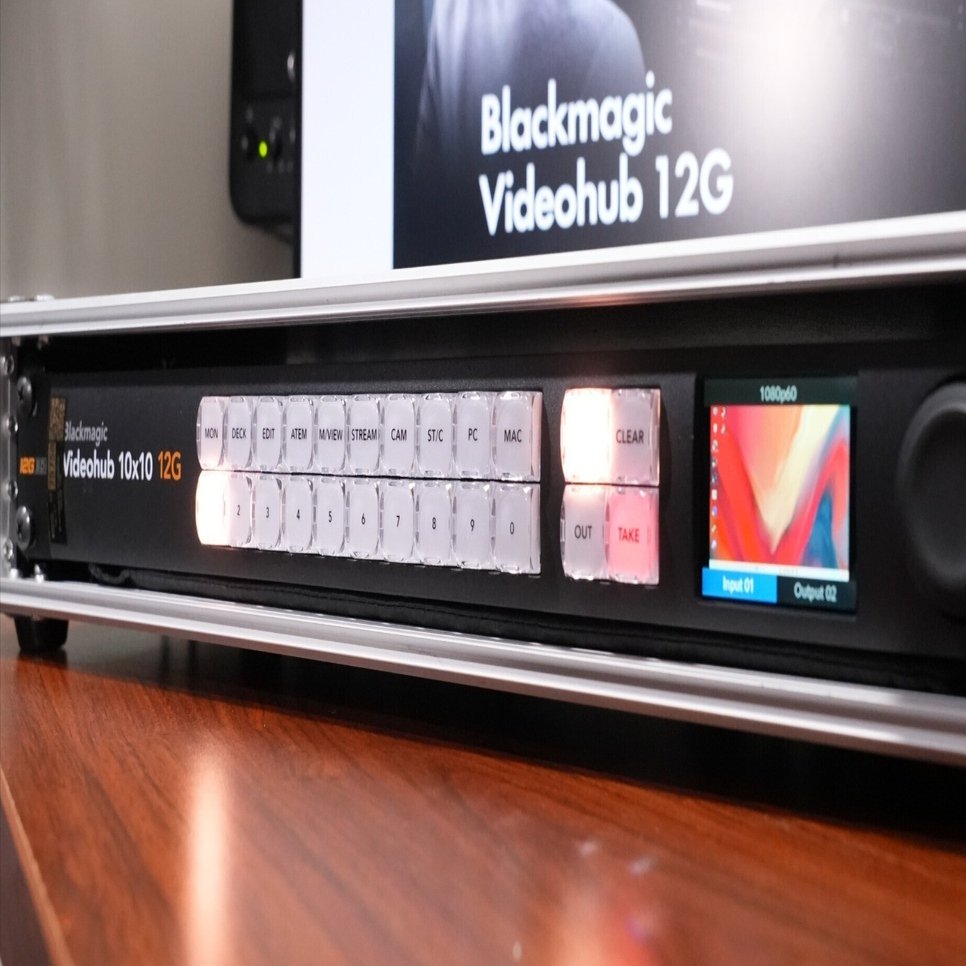 映像の出力先が多いと便利な「マトリックススイッチャー」の紹介