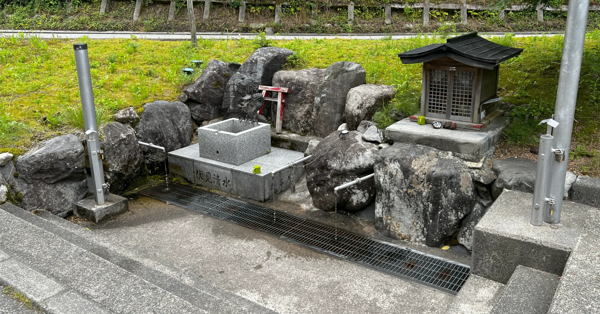 山中温泉「伏見清水」：旅人と地元の人々に愛される名水｜リブログ公式