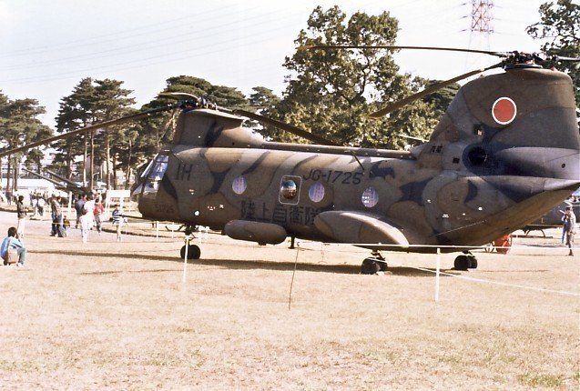 V-107A輸送ヘリコプター。米国ボーイング・バートル社（当時）の開発機を川崎重工がライセンス生産。 #自衛隊