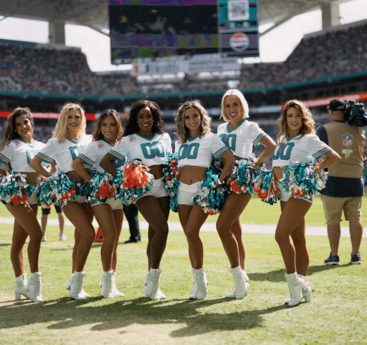 ハイキックチア NFLチア🐬ドルフィンズの特徴｜Ayako Yoshida
