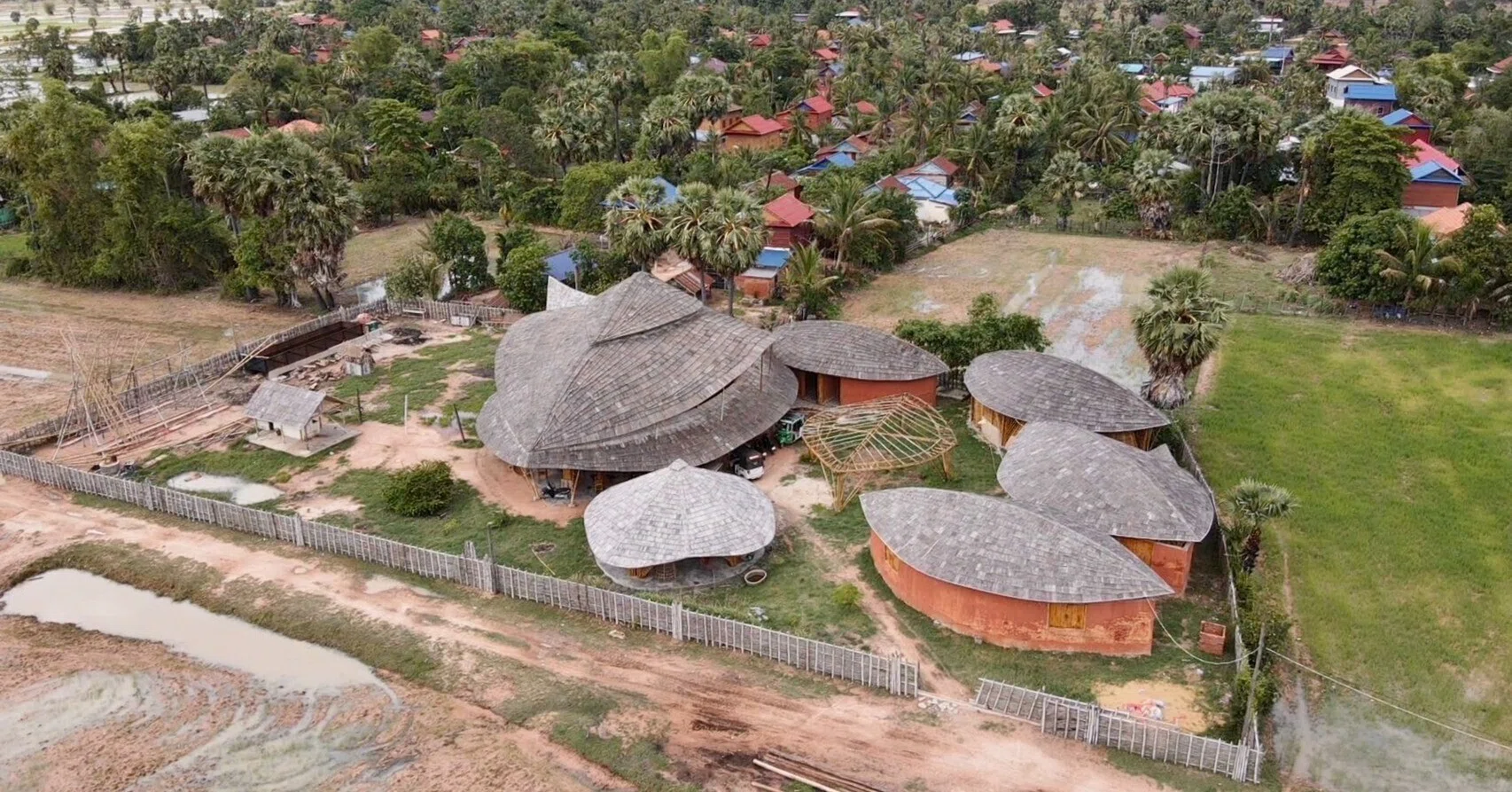 カンボジア最大の「竹建築」から学ぶ「竹」が持つ可能性｜雅樹（かつお